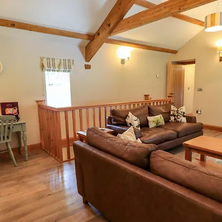 Abbots Reading Lakeside